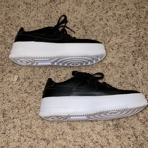 Black Nike Sage Low Air Forces - Picture 3 of 4